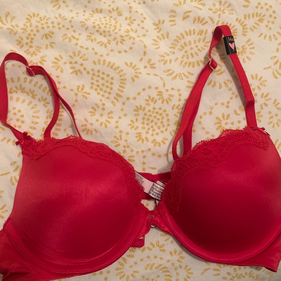 VS New with tags dating plunge push up 34B - Picture 3 of 4
